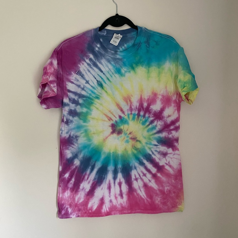 3️⃣/$1️⃣5️⃣ Rainbow Tie Dye Tee